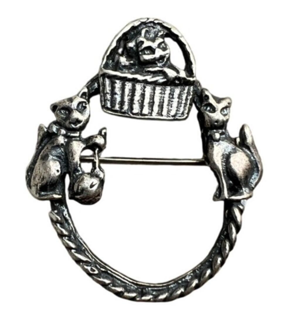 Vintage Sterling Silver 925 Cat Pin Brooch Three Kittens Wreath Yarn Basket